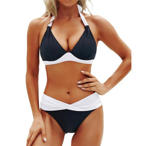 Flattering Two-Piece Bikini Set – Push-Up Halter & V-Cut Twist